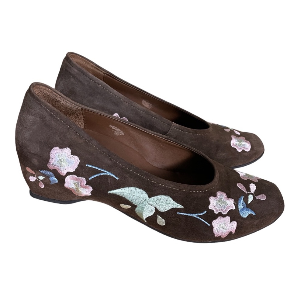 Think! Brown suede embroidered flower flats (41)